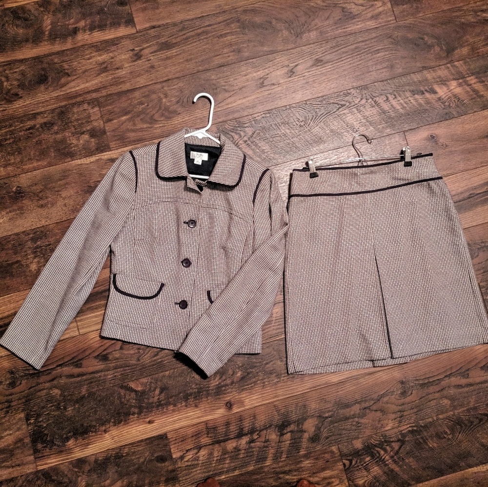 Ann Taylor Loft skirt suit in 6/8
